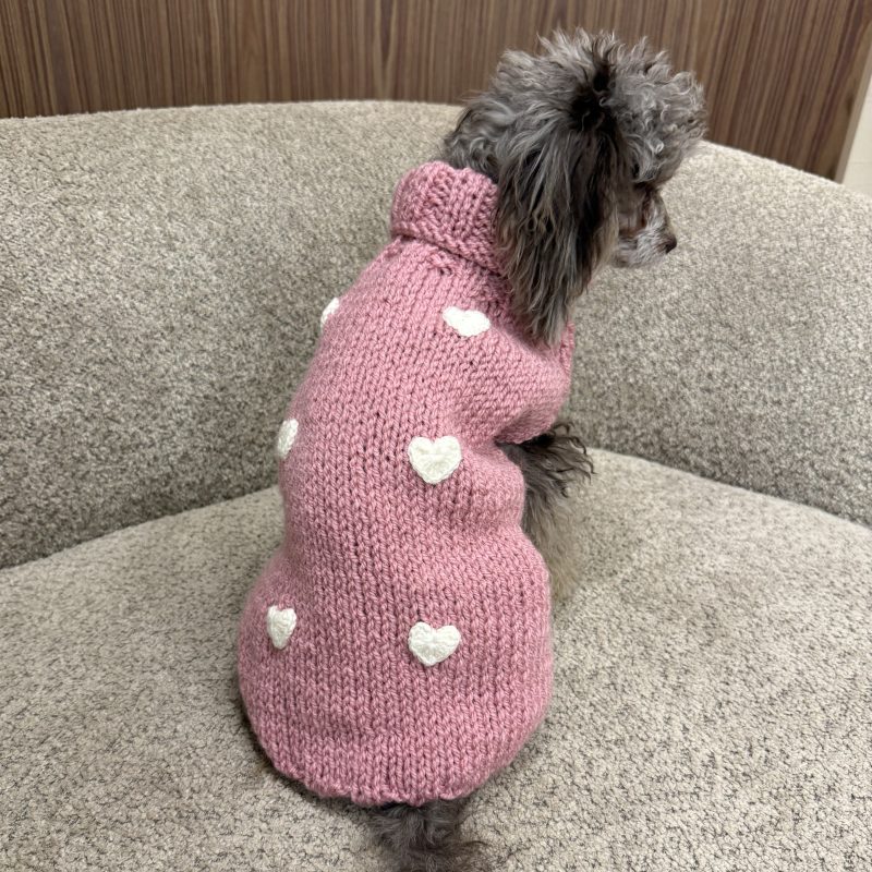 Sweter gładki z serduszkami - różowy HEARTS